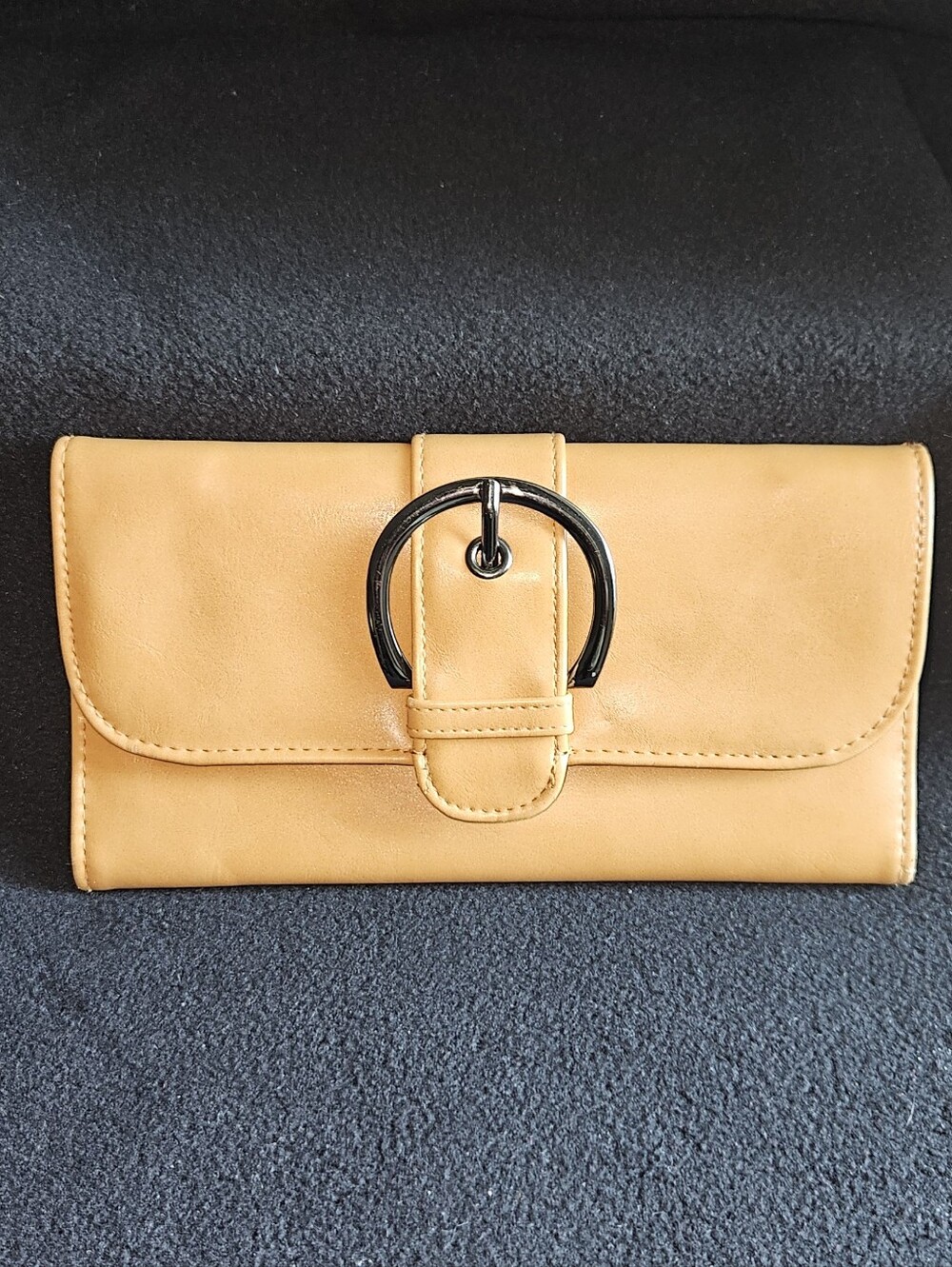 Unbranded Tan-Camel Colorn Clutch Wallet w/Silver Ring Accent